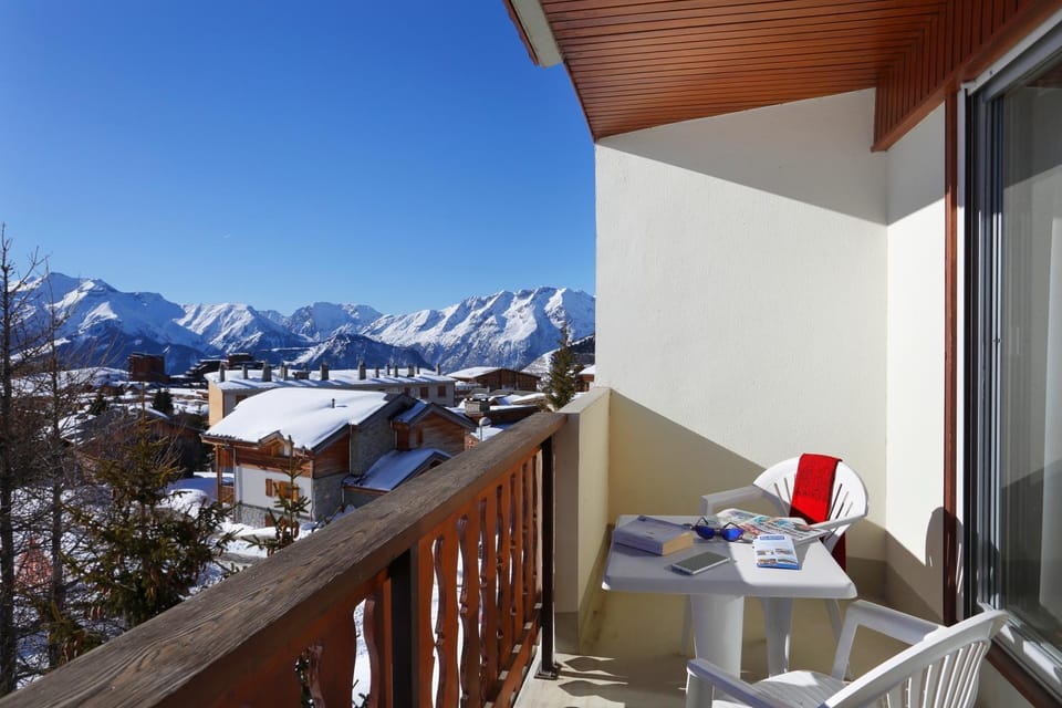 Balcony/Terrace, Mountain view