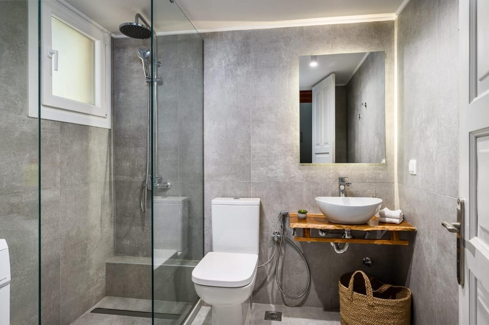 Shower, Toilet, Bathroom