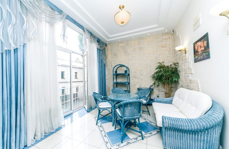 Balcony/Terrace, Seating area, Area and facilities