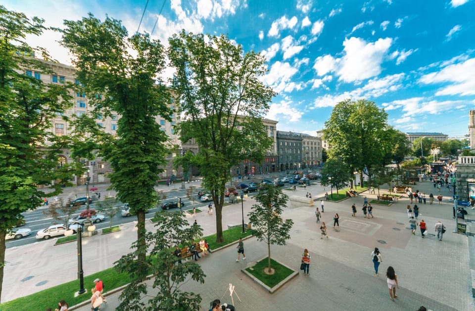 Landmark view, Street view