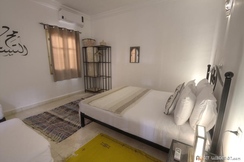 Bed, Photo of the whole room, Bedroom, air conditioner