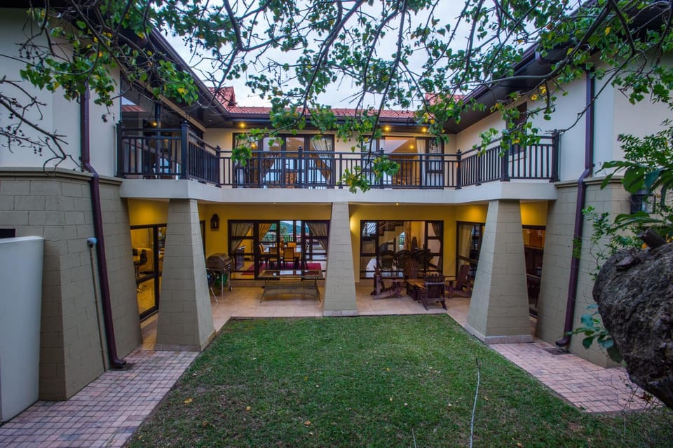 Zimbali Holiday Home-22 Acaciawood House in Dolphin Coast