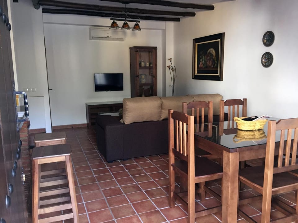 Seating area, Dining area