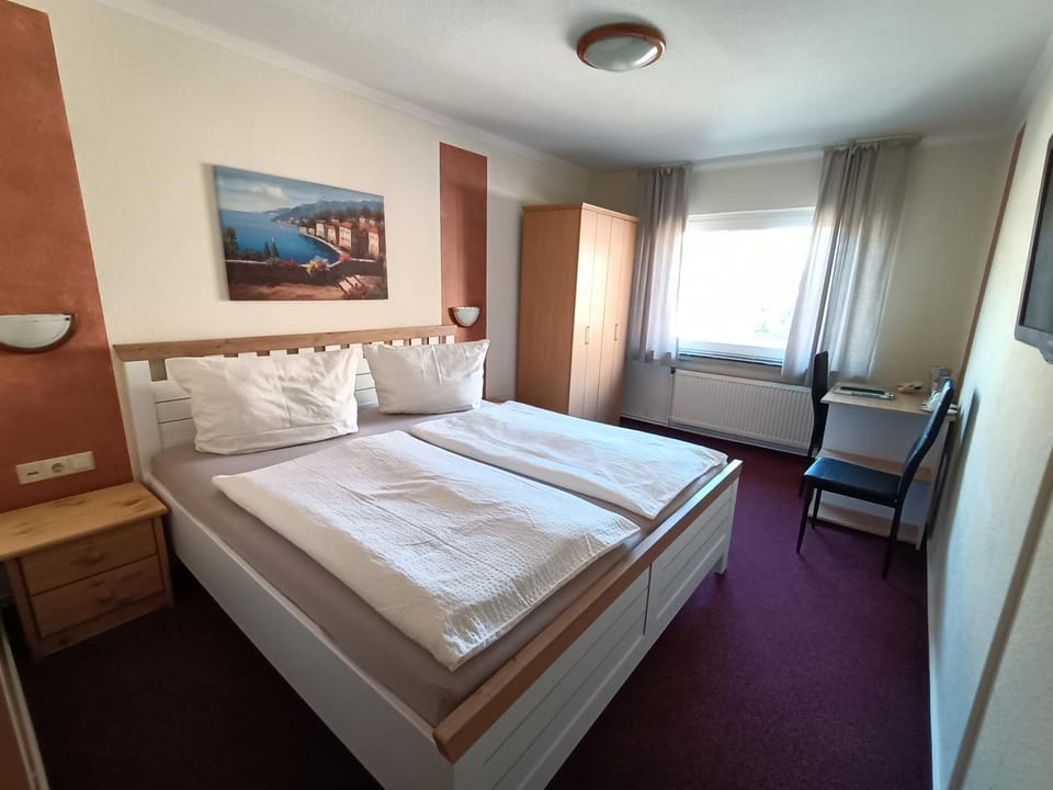 Bed, Photo of the whole room