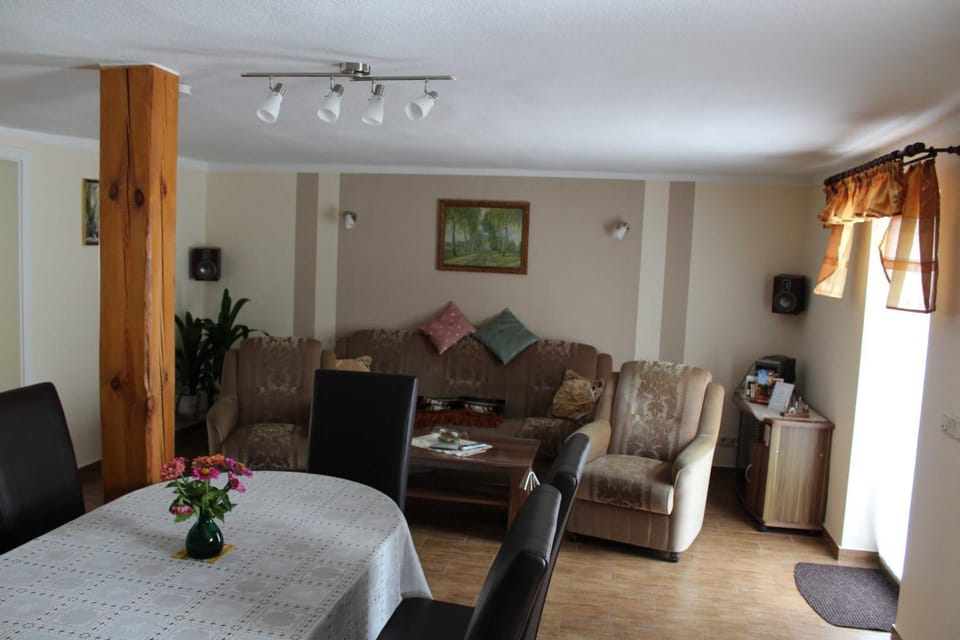 Living room, Seating area, Dining area
