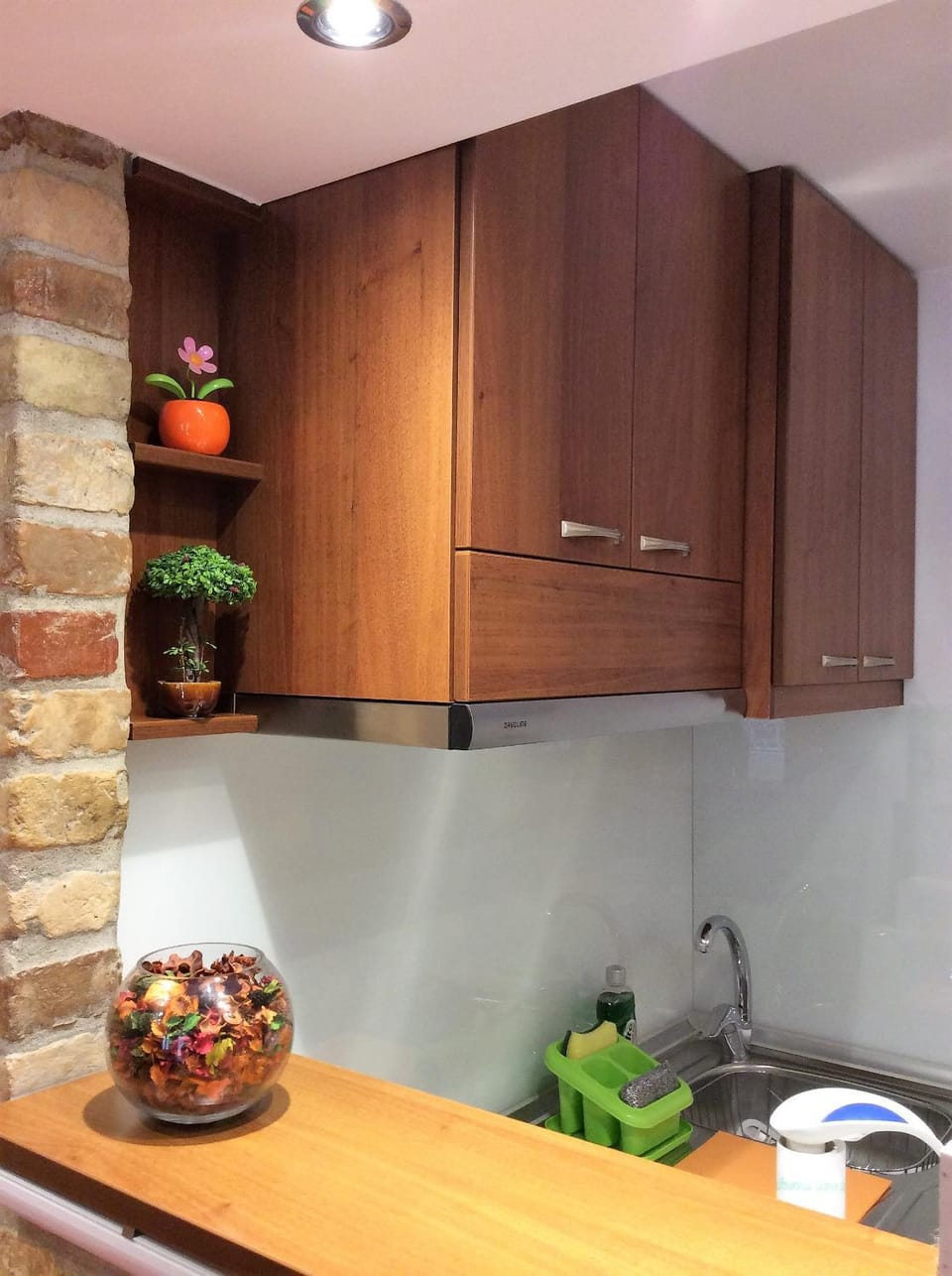 Kitchen or kitchenette, Decorative detail