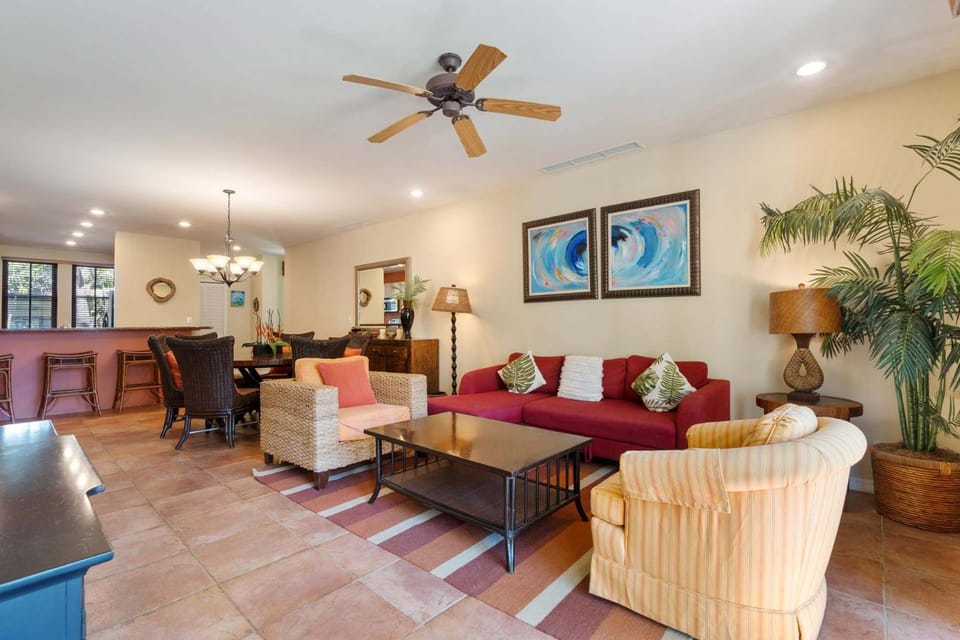 Vibrant 3-Bedroom Condo with Resort Amenities, Pools & Beach Club Access House in Coco