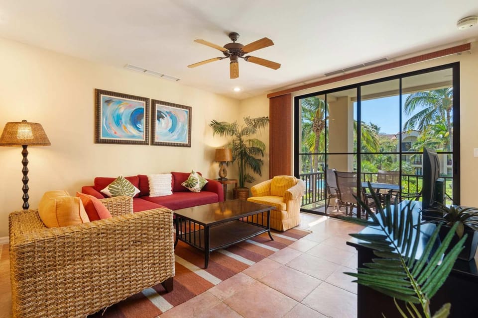 Vibrant 3-Bedroom Condo with Resort Amenities, Pools & Beach Club Access House in Coco