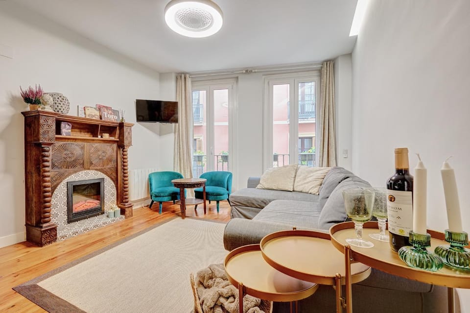 Living room, fireplace