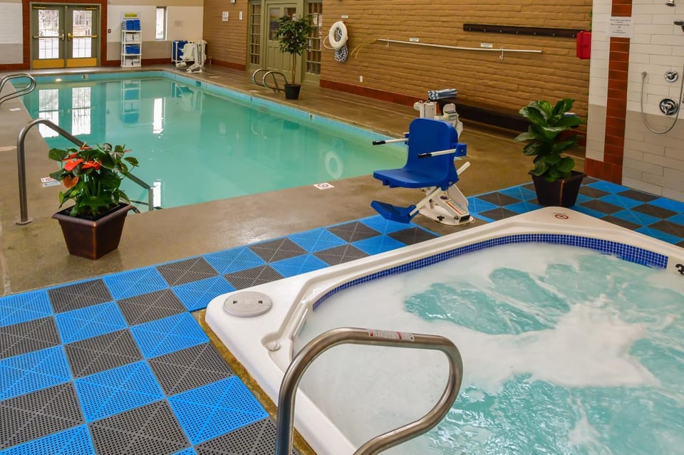 Swimming pool, Swimming pool
