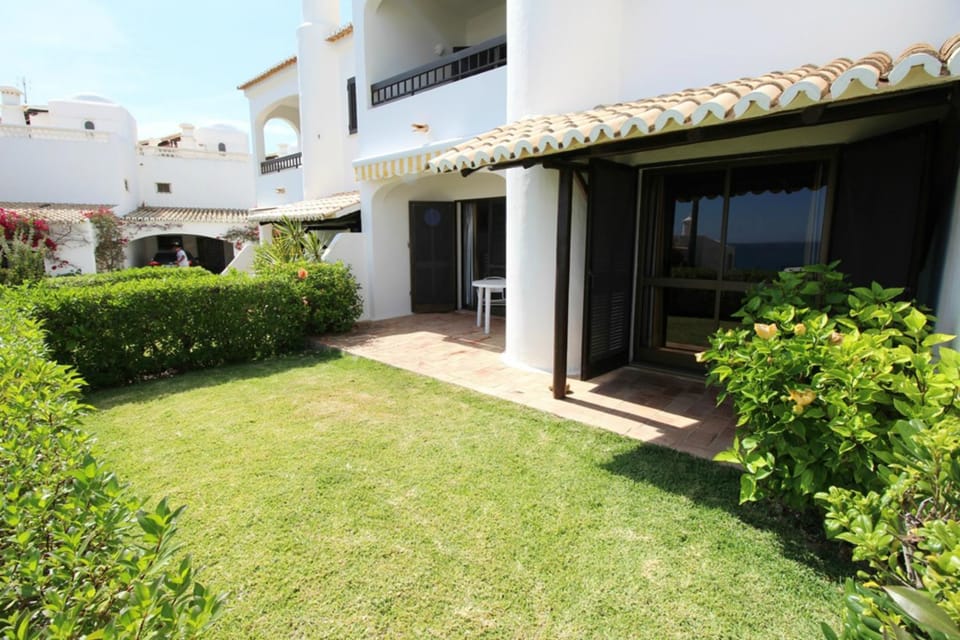 Moradia Perto Praia House in Porches