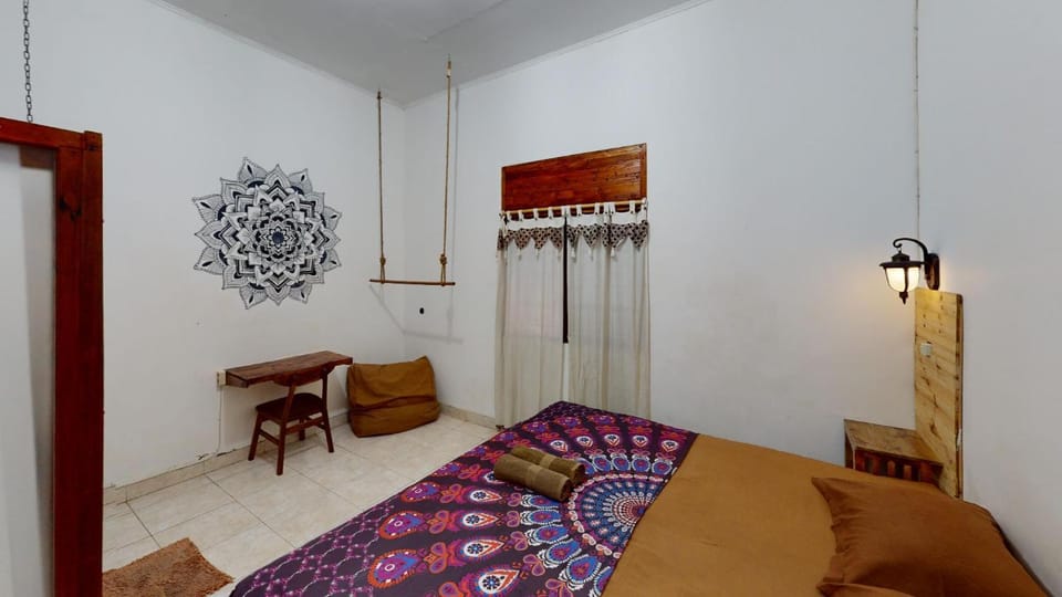 Bed, Photo of the whole room, Seating area, Bedroom