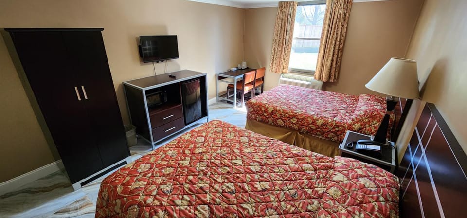 Town House Inn and Suites Hotel in Elmwood Park