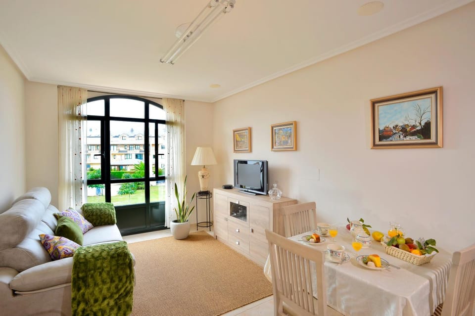 TV and multimedia, Living room, Photo of the whole room
