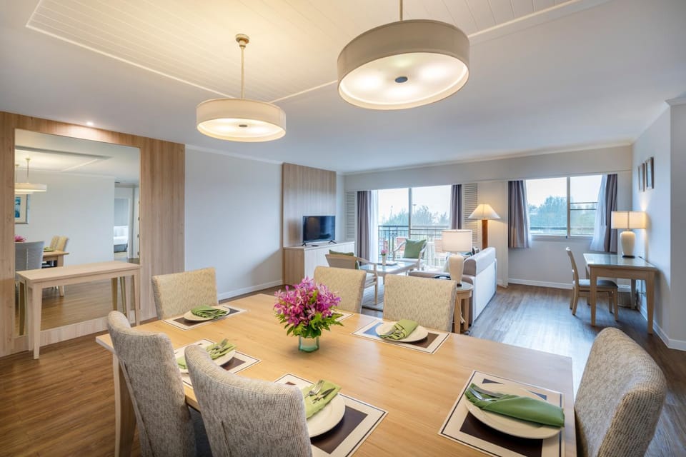 Living room, Photo of the whole room, Dining area