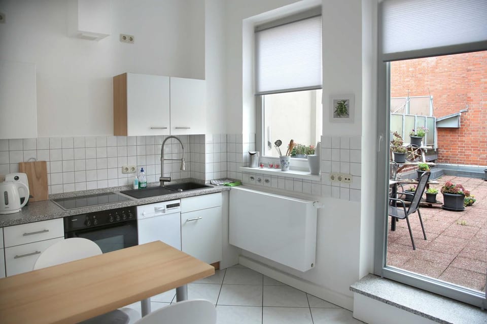 Kitchen or kitchenette, Dining area, dishwasher, oven, stove