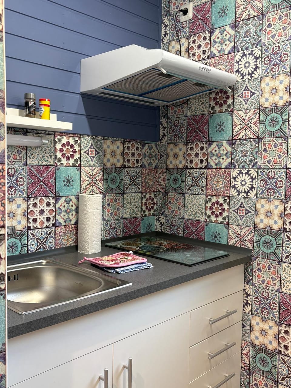 Kitchen or kitchenette, stove