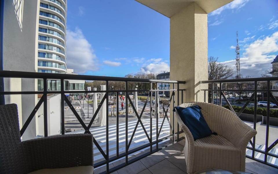 Patio, Day, View (from property/room), Balcony/Terrace