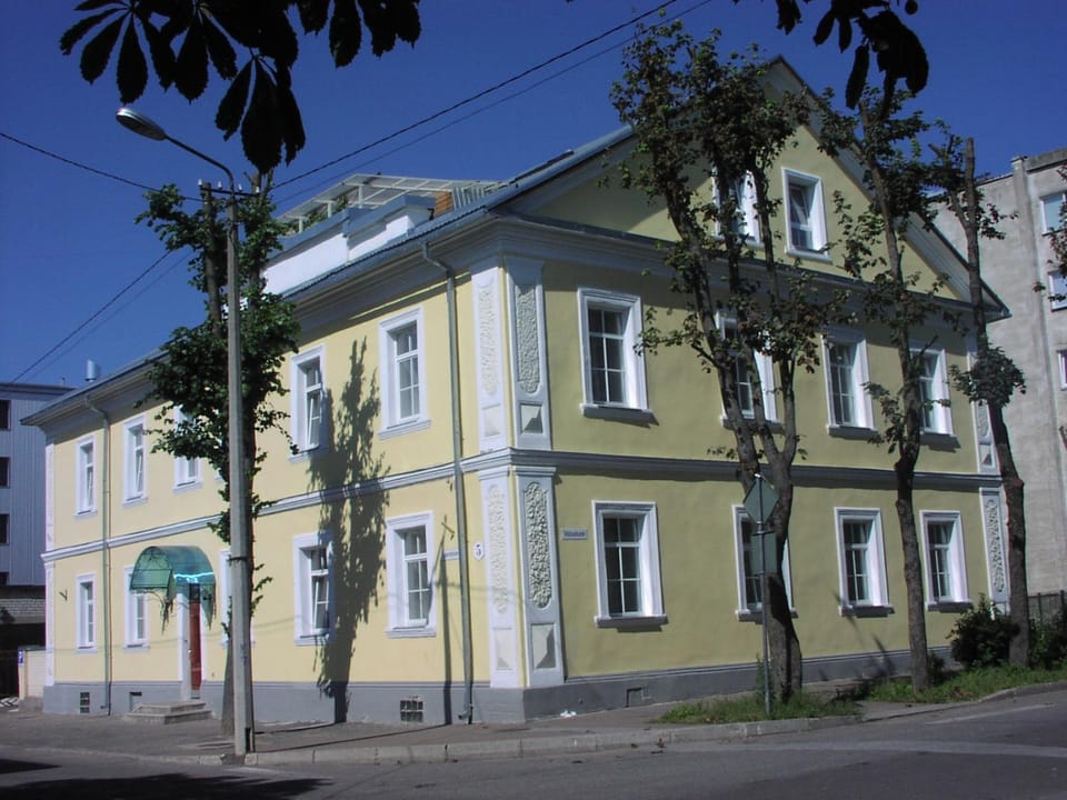 Property building, Day