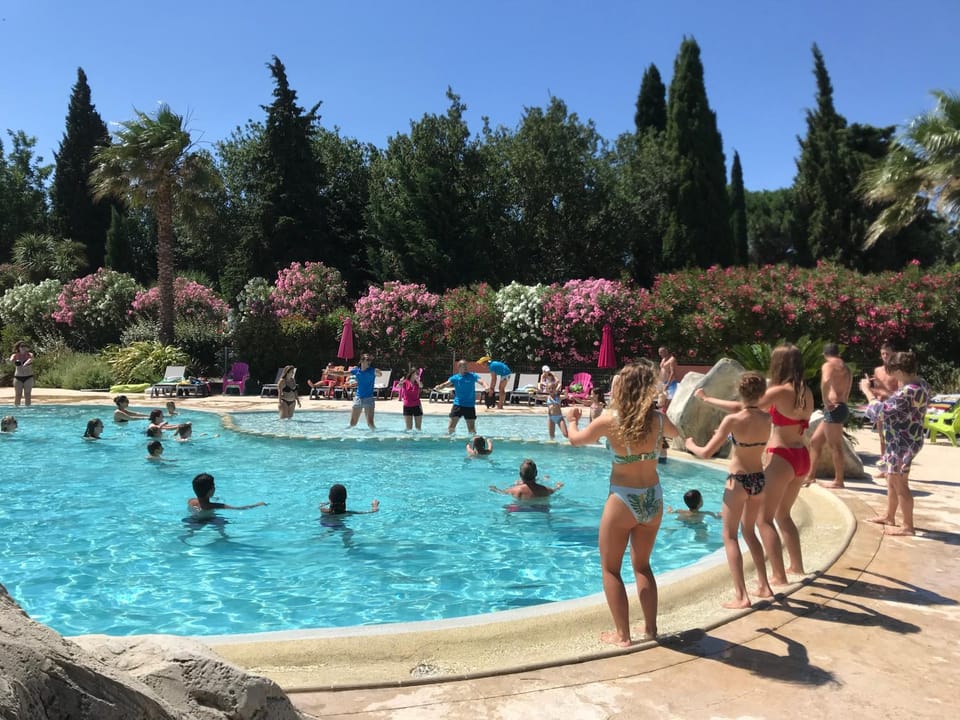 Swimming pool, children, Family