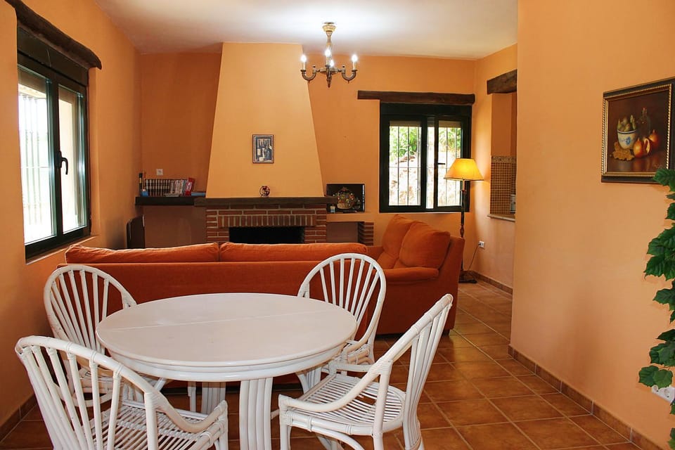 TV and multimedia, Living room, Dining area, Area and facilities