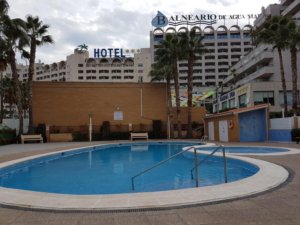 Swimming pool, Swimming pool