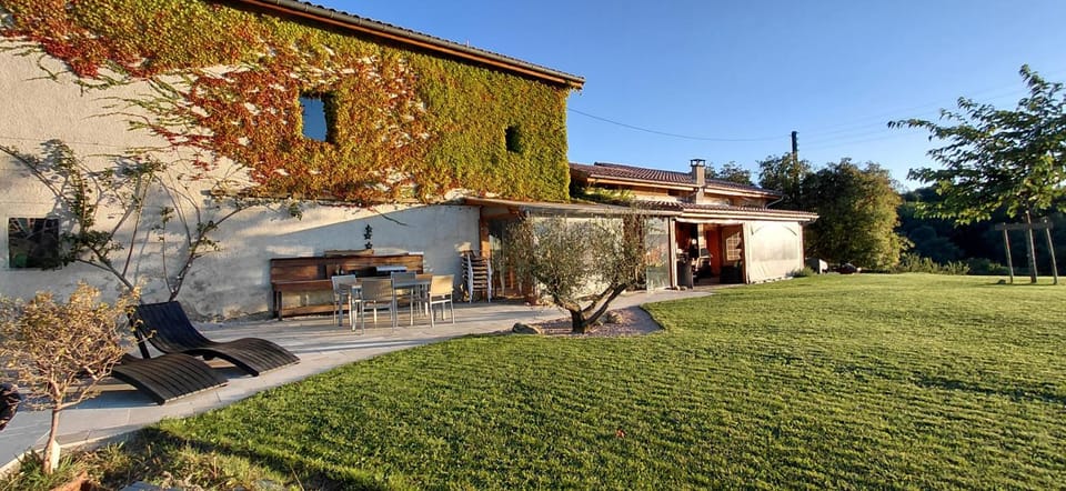 Property building, Facade/entrance, Garden