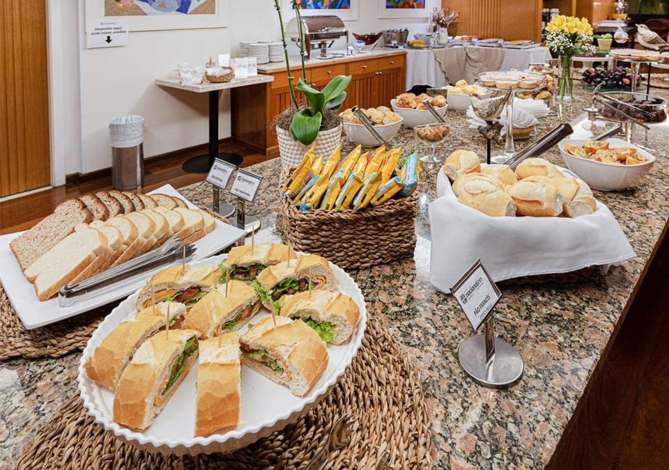 Breakfast, Buffet breakfast