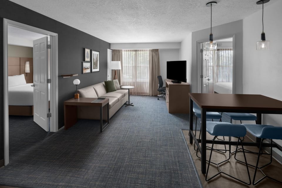 Living room, Bedroom