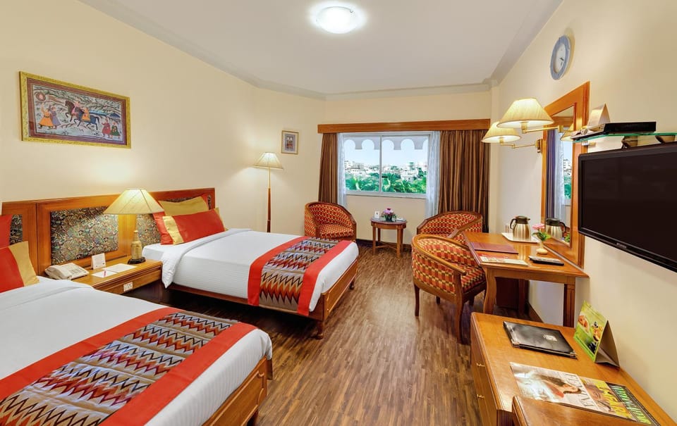 Coffee/tea facilities, Photo of the whole room, Seating area, Bedroom