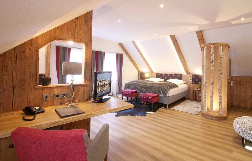Photo of the whole room, Decorative detail, Bedroom