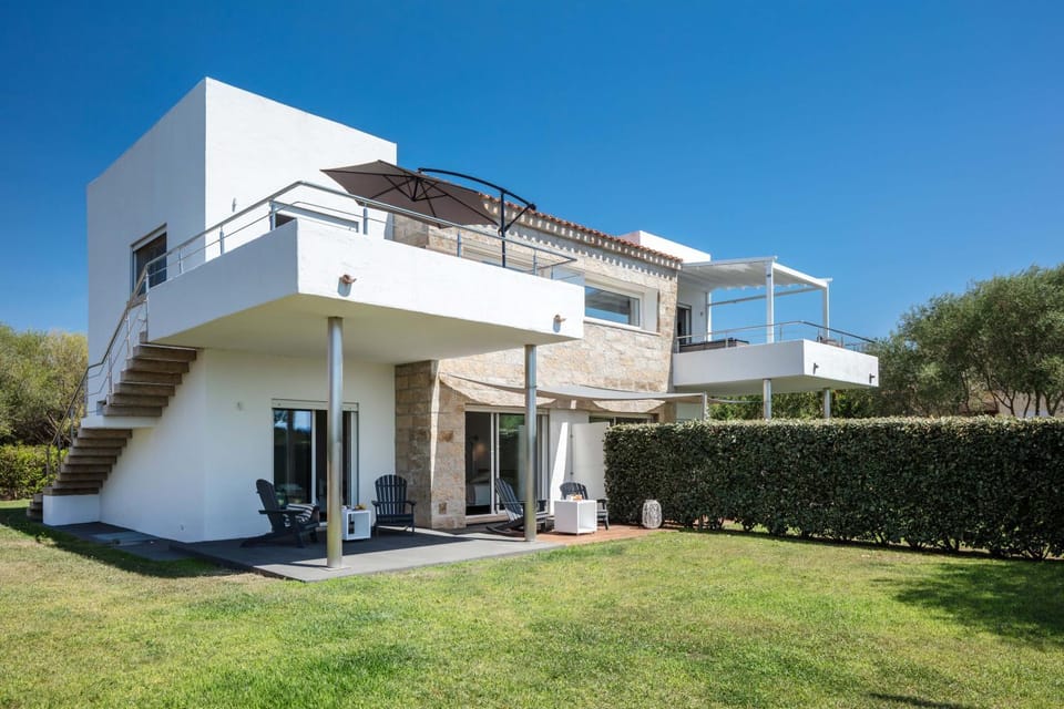 Property building, Garden, Balcony/Terrace