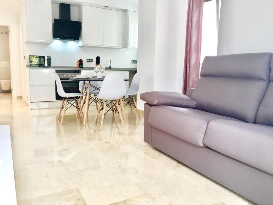 Living room, Other, Photo of the whole room, Decorative detail, Seating area
