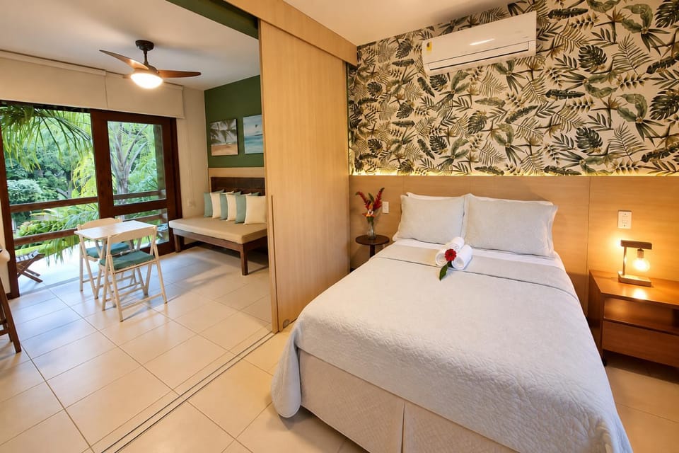 Bed, Living room, Photo of the whole room, Seating area, Bedroom