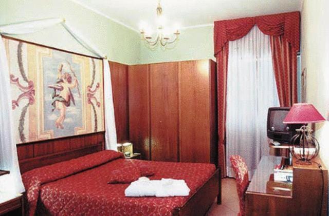 Hotel La Bussola Hotel in Lombardy