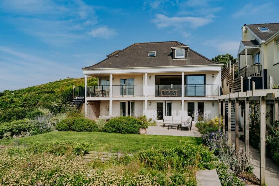 Ponderosa 5-Bed Coastal Retreat with Studio, Sauna & Sea Views House in Nolton and Roch