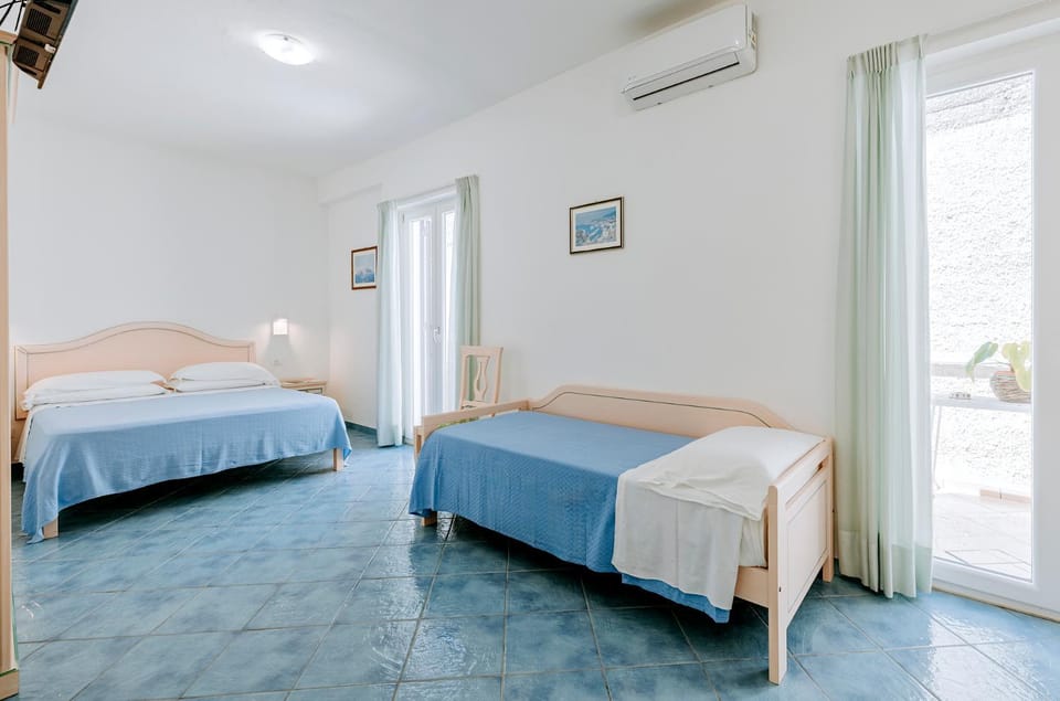 Bed, Bedroom, towels, air conditioner