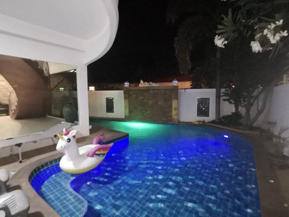 Pool view, Swimming pool, Swimming pool