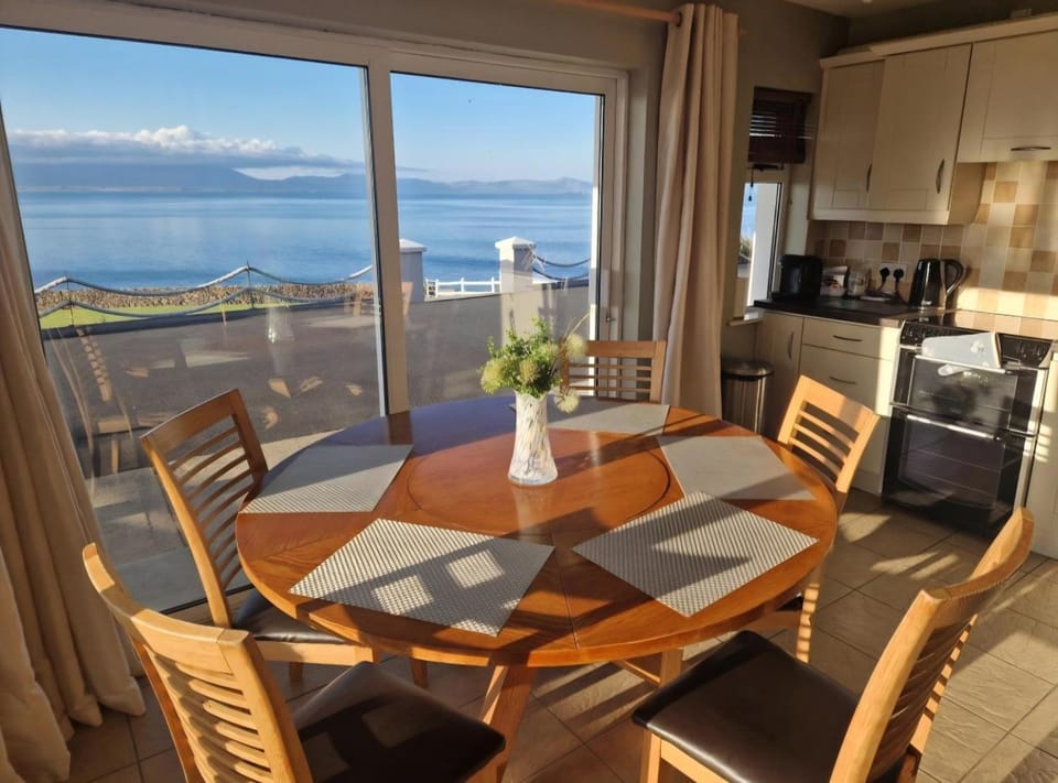 Ballyheigue Cliff Side and Sea View Apartment Apartment in County Kerry