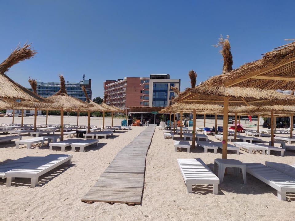 Property building, Neighbourhood, Beach
