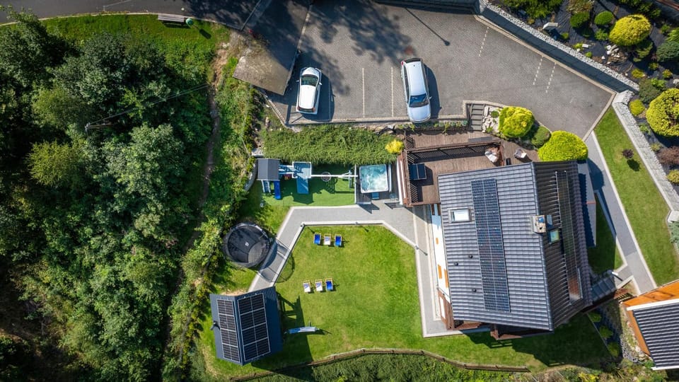 Property building, Bird's eye view, View (from property/room), Garden view