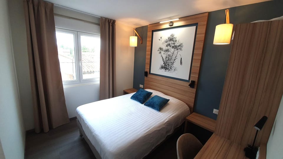Logis Hôtel - Les Pasteliers Hotel in Occitanie