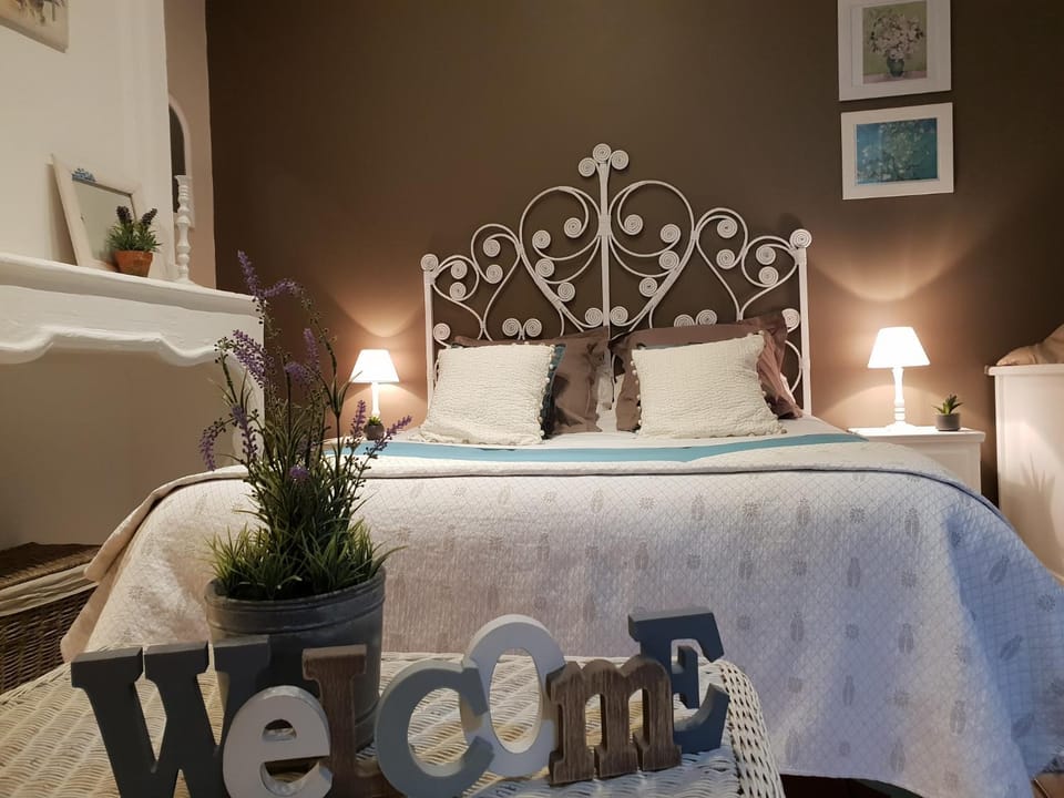 LE PRIEURE - STUDIOS jusqu'à 4 personnes Apartment in Béziers