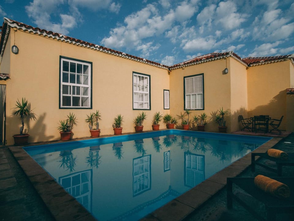 Day, Swimming pool