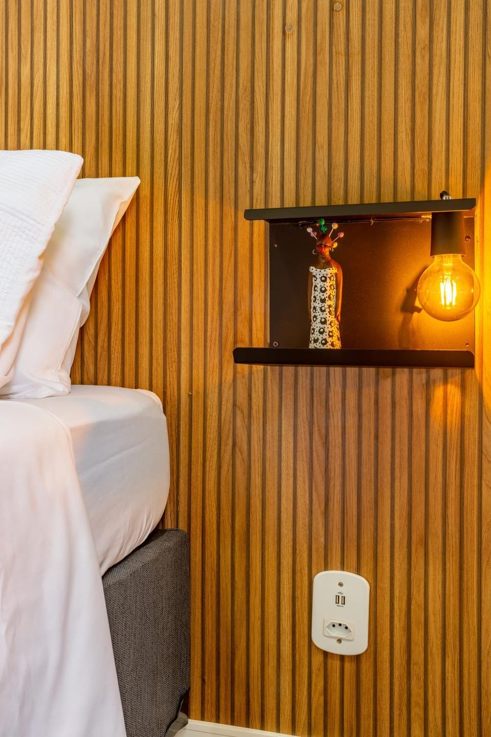 Bed, Photo of the whole room, Decorative detail, Bedroom