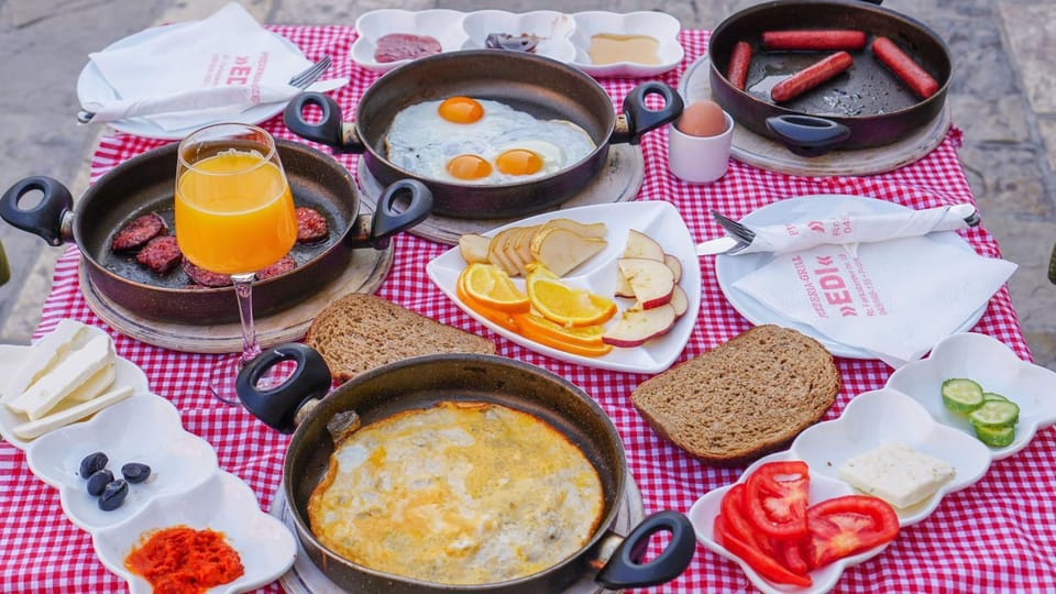 Food and drinks, Food, Breakfast, Breakfast