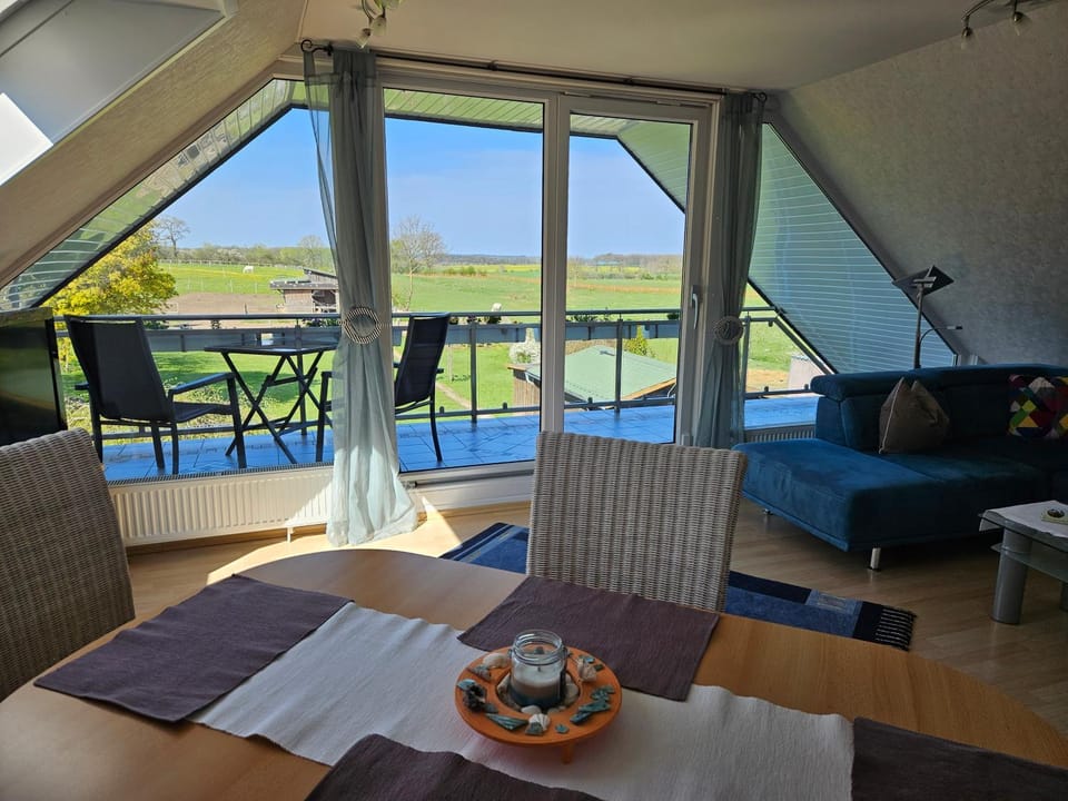 Natural landscape, View (from property/room), Balcony/Terrace, Living room, Seating area, Dining area