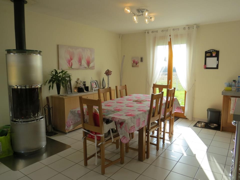 Communal lounge/ TV room, Dining area