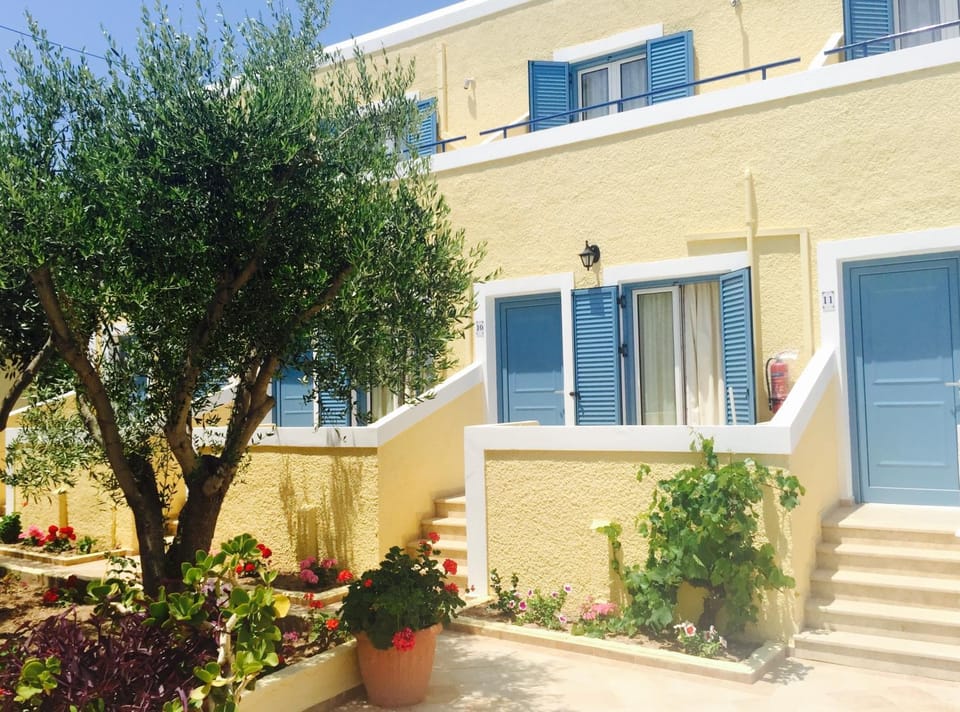 Balcony/Terrace, Garden view