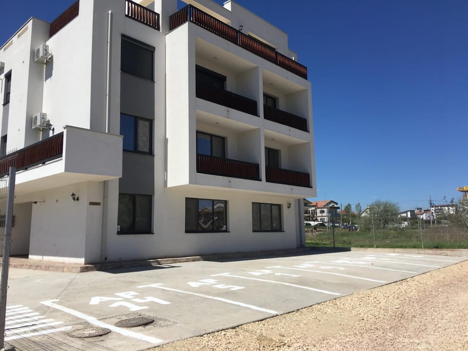 Property building, Facade/entrance, Beach, Beach